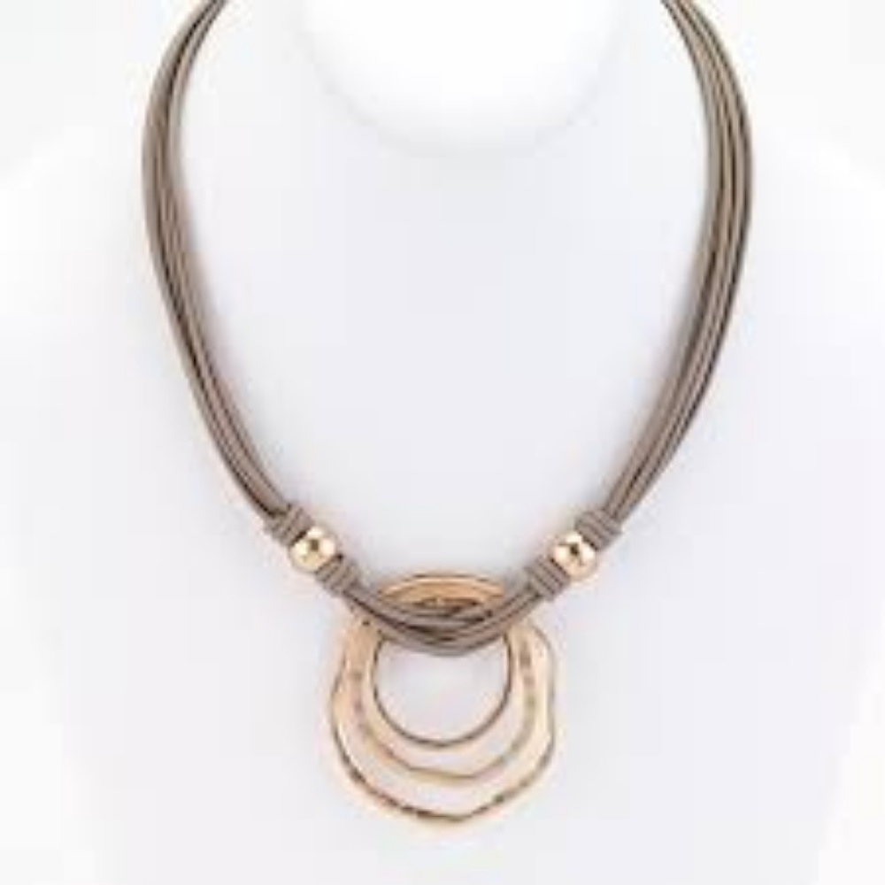 Island HH 3 ring Pendant Necklace - Taupe - NWT